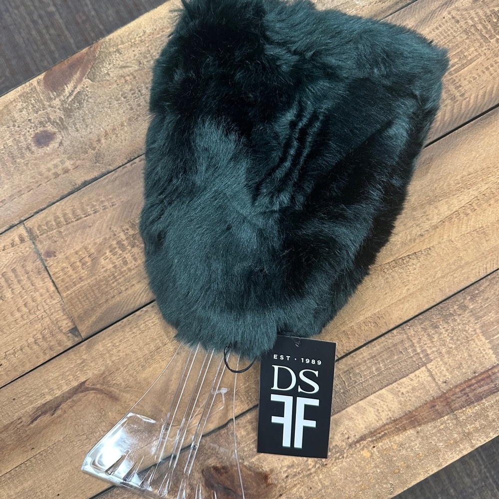 Fabulous fur ice scraper